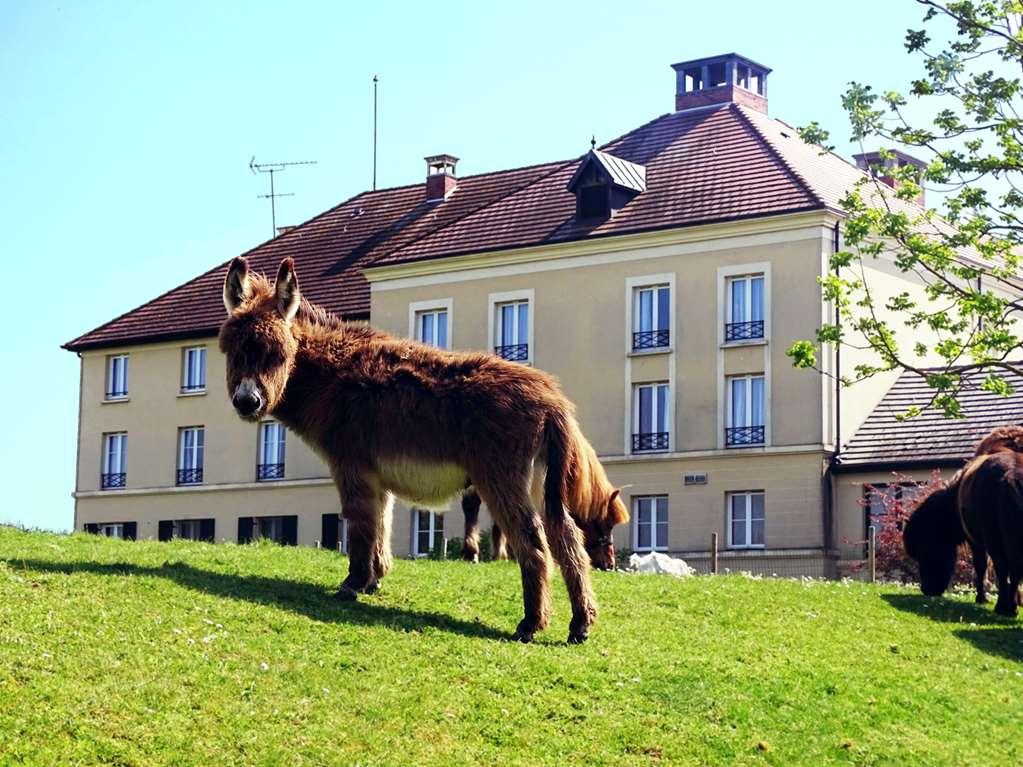 Готель Campanile Val De France Маньї-ле-Онгр Зручності фото